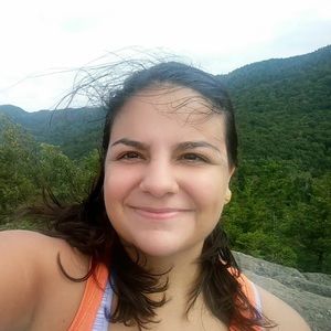 Meet your Posher, Laura